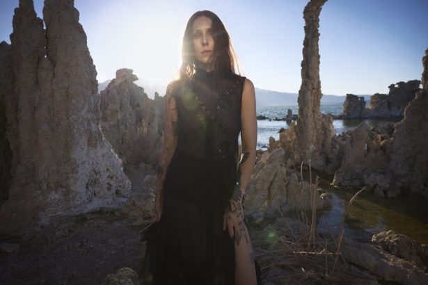 Chelsea Wolfe - The Dark